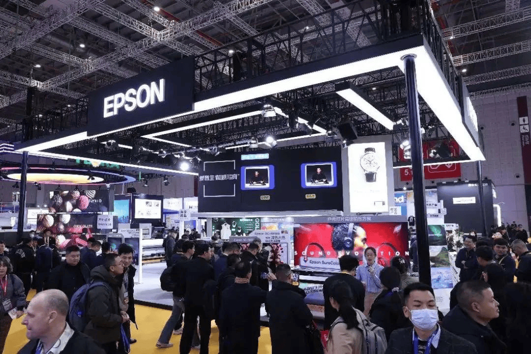 爱普生微压电打印技术创新，全场景布局重塑广告行业价值链条(图1)